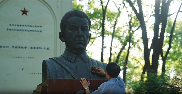 金猪配资 新民特稿｜母子接力守墓67年